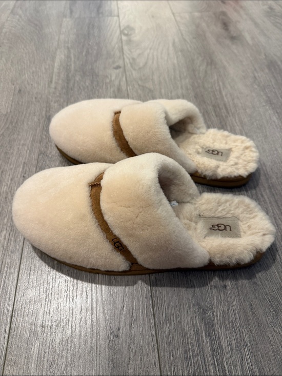 UGG Other - UGG Cream and Chestnut Shearling Mule Slippers floor model